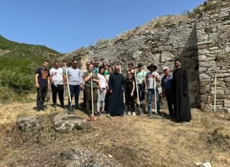 Մաքրապատում Բռի Եղցի վանական համալիրում