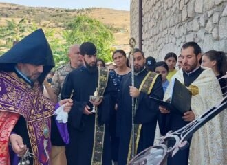 Եկեղեցու խաչի օծման արարողություն Շոշում