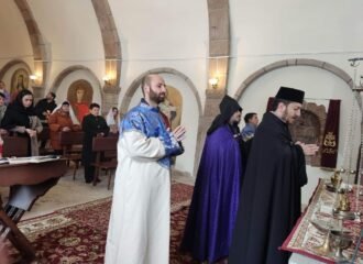 Армянская Церковь продолжает праздовать Св. Рождество