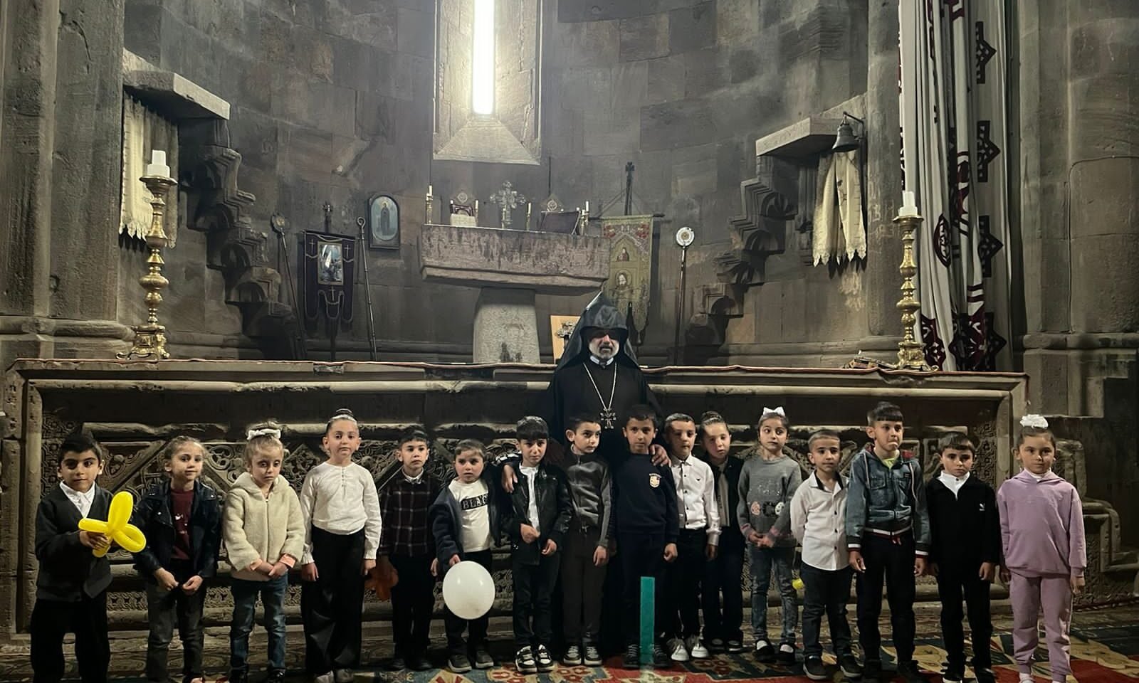 Փոքրիկ դպրոցականներն ստացան վանահոր օրհնությունը