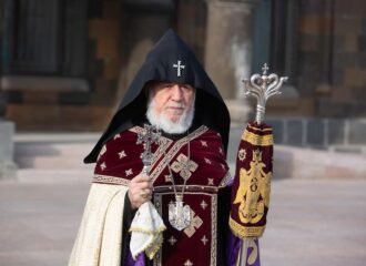 Ն․Ս․Օ․Տ․Տ․ ԳԱՐԵԳԻՆ Բ ԾԱՅՐԱԳՈՒՅՆ ՊԱՏՐԻԱՐՔ ԵՎ ԱՄԵՆԱՅՆ ՀԱՅՈՑ ԿԱԹՈՂԻԿՈՍԻ ՈՒՂԵՐՁԸ ԱՐՑԱԽԻ ՀԱՆՐԱՊԵՏՈՒԹՅԱՆ ԱՆԿԱԽՈՒԹՅԱՆ ՕՐՎԱ ԱՌԻԹՈՎ