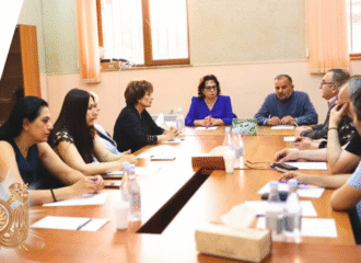 Հանդիպում Արցախի թեմի առաջնորդի հետ