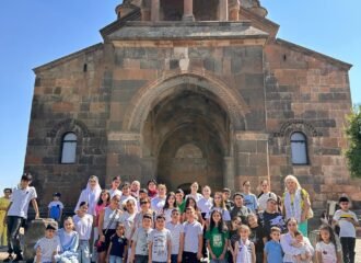 Ուխտագնացություն դեպի Էջմիածին