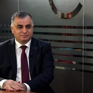 Յուրի Նավոյան: ԴԻԱԼՈԳ